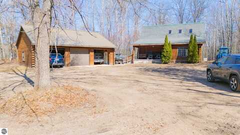 10090 Snowbowl Road, Houghton Lake, MI 48629