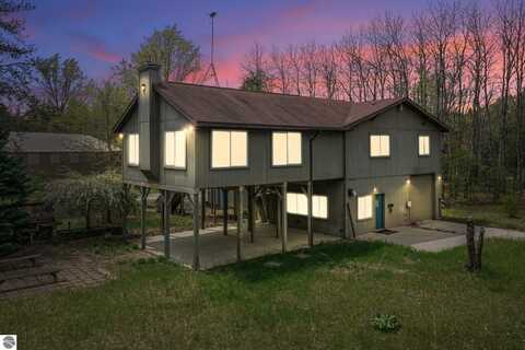 10685 W Indianwood Trail, Roscommon, MI 48653