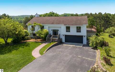 3141 Scenic Hills Drive, Williamsburg, MI 49690
