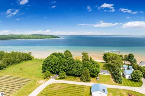 4455 Happy Hour Lane, Traverse City, MI 49686
