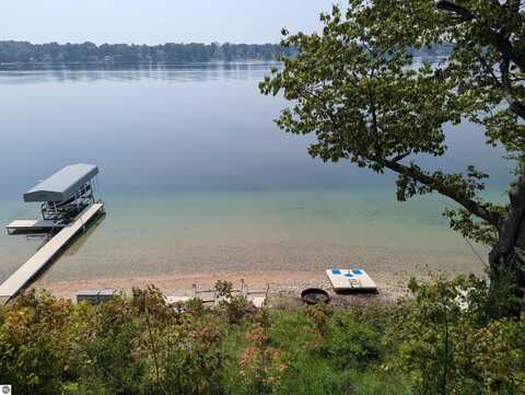 541 Finehout Drive, Traverse City, MI 49684