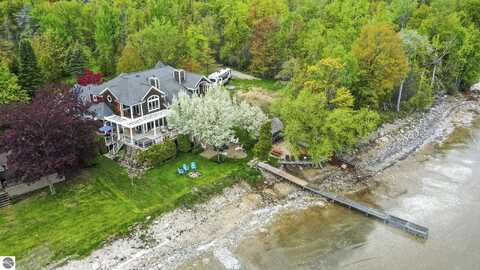 6853 S West Bay Shore Drive, Traverse City, MI 49684