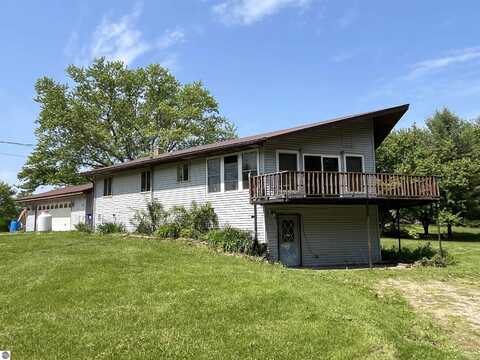 6615 Manley Drive, Riverdale, MI 48877