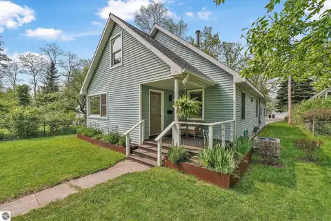 131 E Sixteenth Street, Traverse City, MI 49684