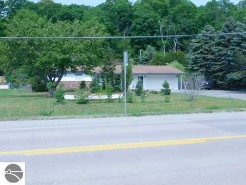 7222 S West Bay Shore Drive, Traverse City, MI 49684