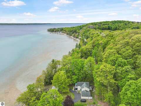 12287 Bluff Road, Traverse City, MI 49686