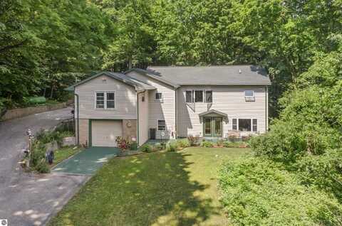 3048 Frankfort Highway, Frankfort, MI 49635