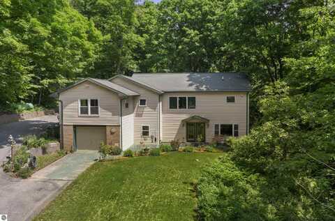 3048 Frankfort Highway, Frankfort, MI 49635