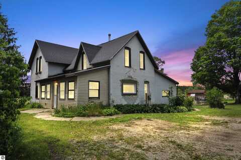 6177 S Saddler Road, Chase, MI 49623