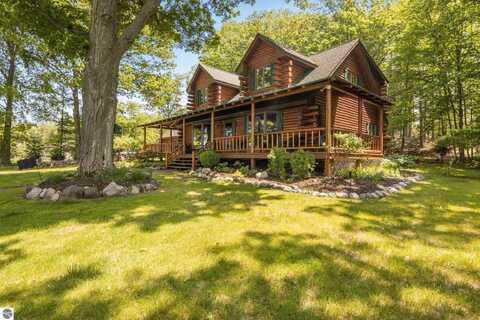 8493 Drake Lane, Williamsburg, MI 49690