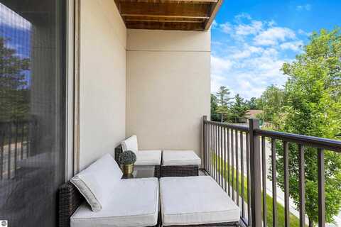 630-215 S Garfield Avenue, Traverse City, MI 49686