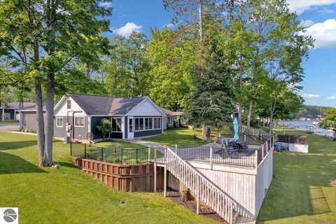 4823 Lakeside Boulevard, Hale, MI 48739