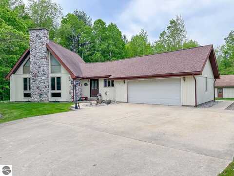 4809 N Alamando Road, Coleman, MI 48618