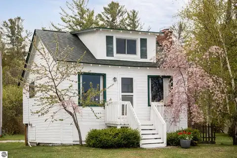 5434 W MacFarlane Road, Glen Arbor, MI 49636