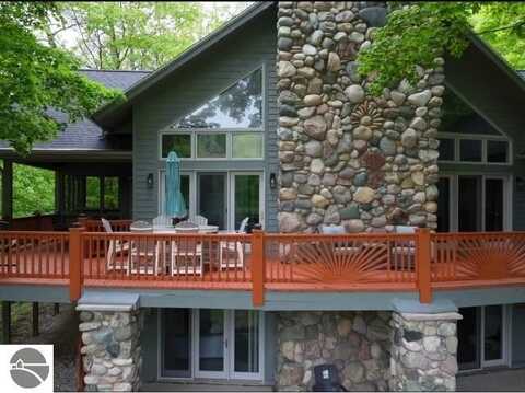 4492 Forest Trail, Bellaire, MI 49615