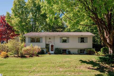 8173 Bel Cherrie Drive, Traverse City, MI 49686
