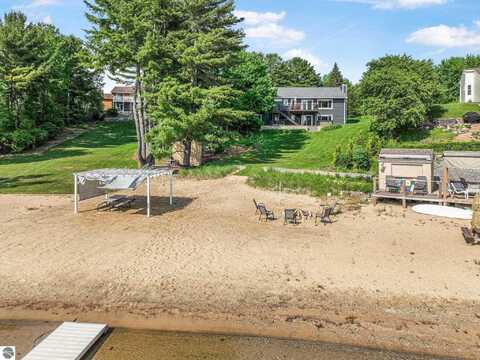 5163 Silver Cove Drive, Traverse City, MI 49685