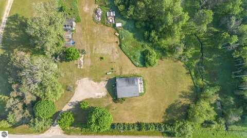 2160 Kladder Road, Bellaire, MI 49615