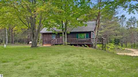 21888 210th Avenue, Tustin, MI 49688