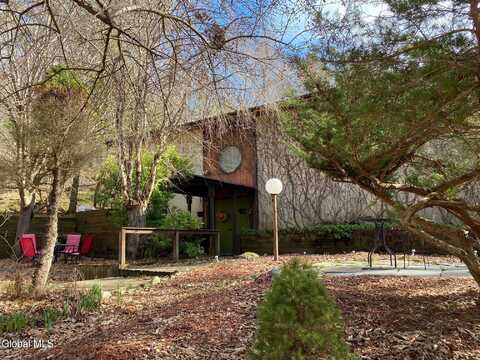 290 Camden Valley Road, Shushan, NY 12873