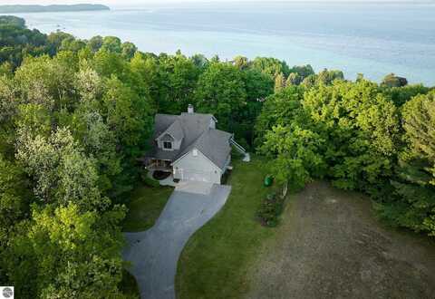 16756 Whispering Pines, Traverse City, MI 49686