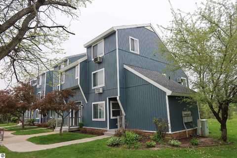 5737 Hilltop Way, Williamsburg, MI 49690