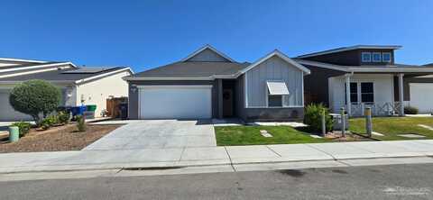 9606 Silver Falls Lane, Shafter, CA 93263