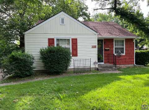 2248 SW Plass AVE, Topeka, KS 66611