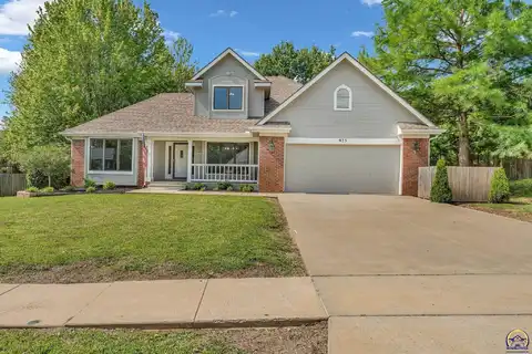 925 SE Oakridge LN, Topeka, KS 66609