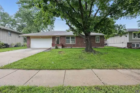 4012 SW 34th TER, Topeka, KS 66614