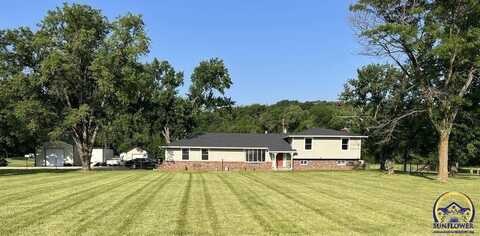 13897 K-92 Hwy, Oskaloosa, KS 66066