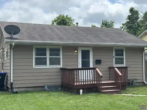 2415 SW Duane ST, Topeka, KS 66606