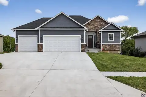 3209 SE Blazing Star DR, Topeka, KS 66609