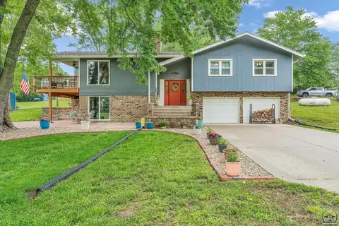 2230 NW 50th St, Topeka, KS 66618
