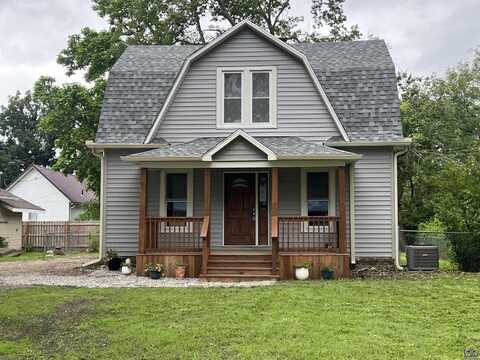 527 S 7th St, Osage City, KS 66523