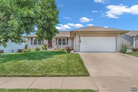 114 SE 44th Pkwy, Topeka, KS 66609