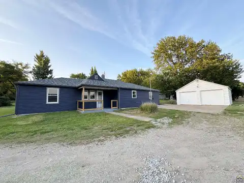 3716 NW Rochester RD, Topeka, KS 66617