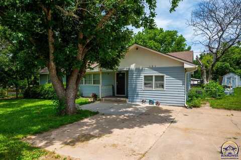 151 W 4th St, Auburn, KS 66402