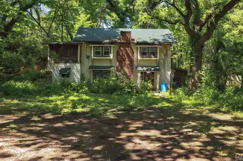 2928 SE 6th Ave, Topeka, KS 66607