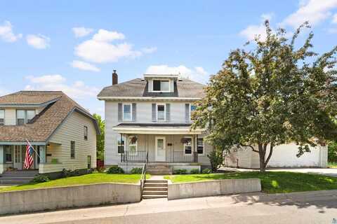 7 Marine Ct, Duluth, MN 55808