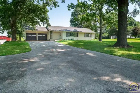 634 NW 43rd St, Topeka, KS 66617