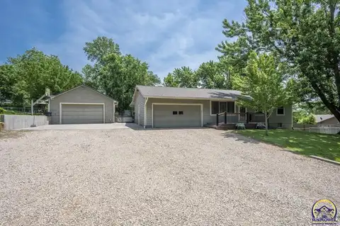 4750 NW Hiawatha PL, Topeka, KS 66618