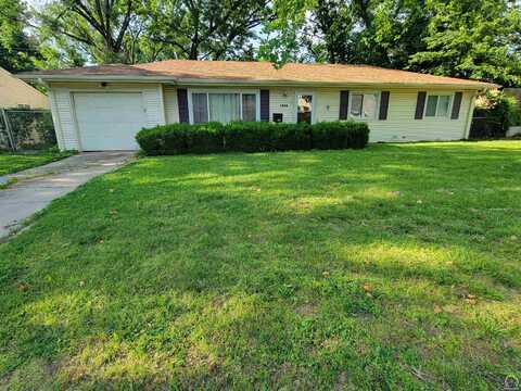 1306 SW 31st St, Topeka, KS 66611