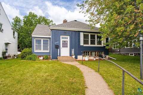 2025 E 8th St, Duluth, MN 55812
