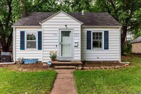922 SW Randolph AVE, Topeka, KS 66606