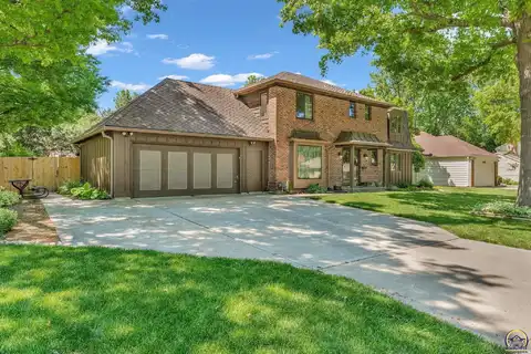 4401 SW Holly LN, Topeka, KS 66604