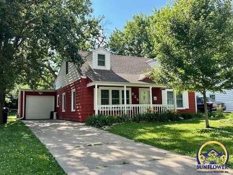 825 SW Oakley AVE, Topeka, KS 66606