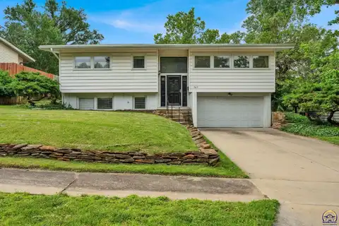 3619 SW 30th Ter, Topeka, KS 66614