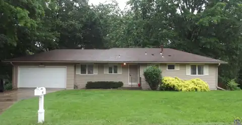 620 SW Crest DR, Topeka, KS 66606
