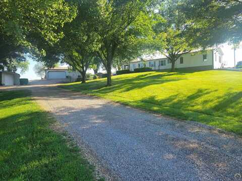11697 54th St, Perry, KS 66073
